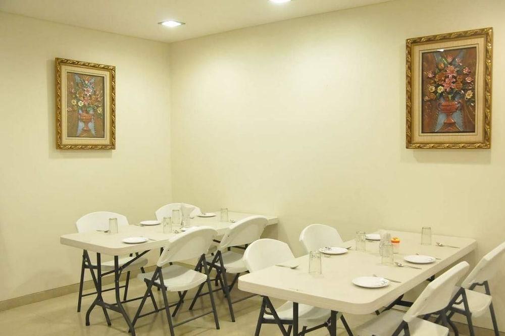 Hotel Avon International Aurangabad  Exterior photo